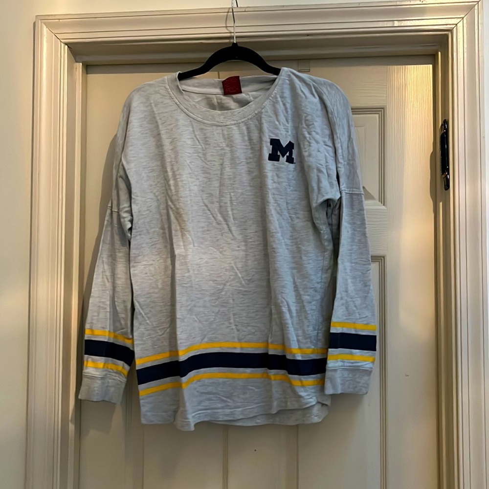 Coliseum Michigan Top